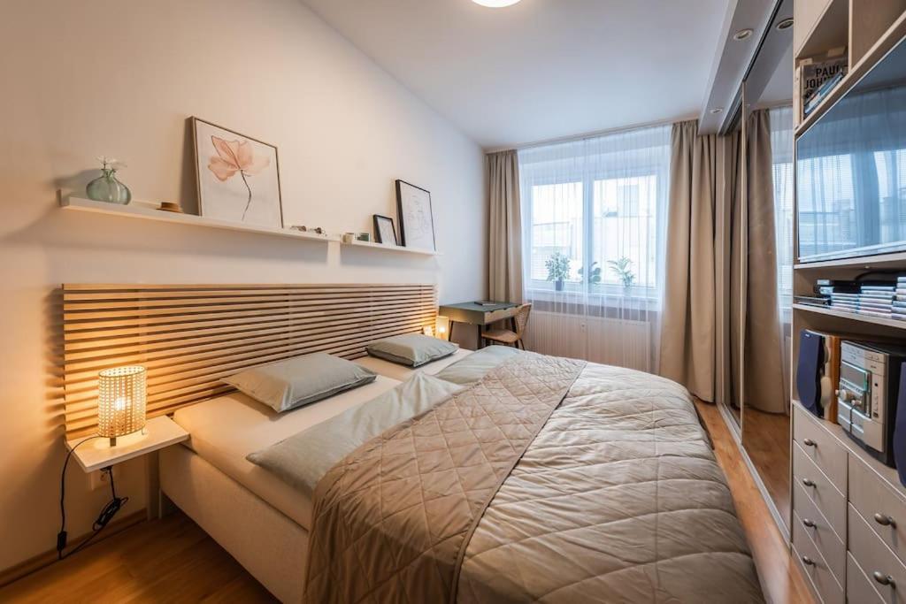 I & I Apart, Garage - Historical Old Town Bratislava Ngoại thất bức ảnh